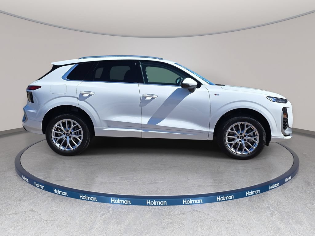 New 2026 Audi Q3 quattro 2.0T AWD/4WD image 4
