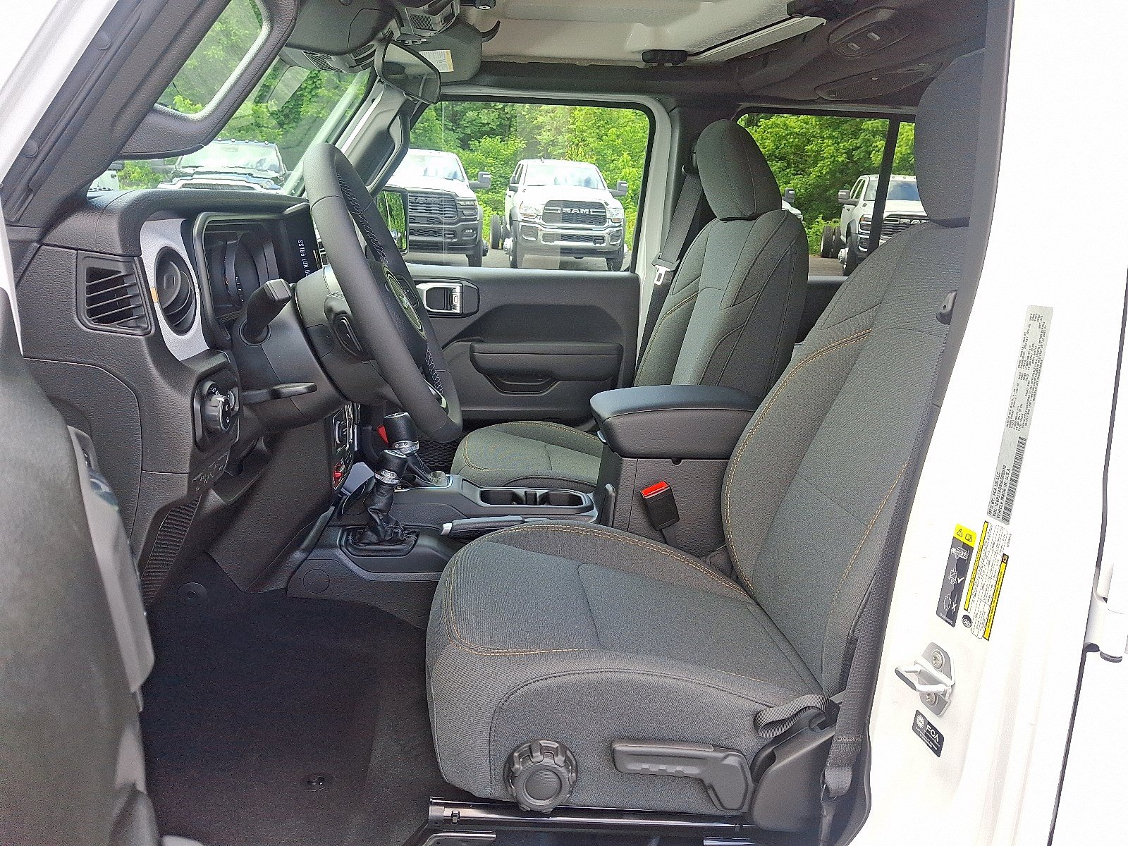 New 2025 Jeep Gladiator Sport AWD/4WD image 9