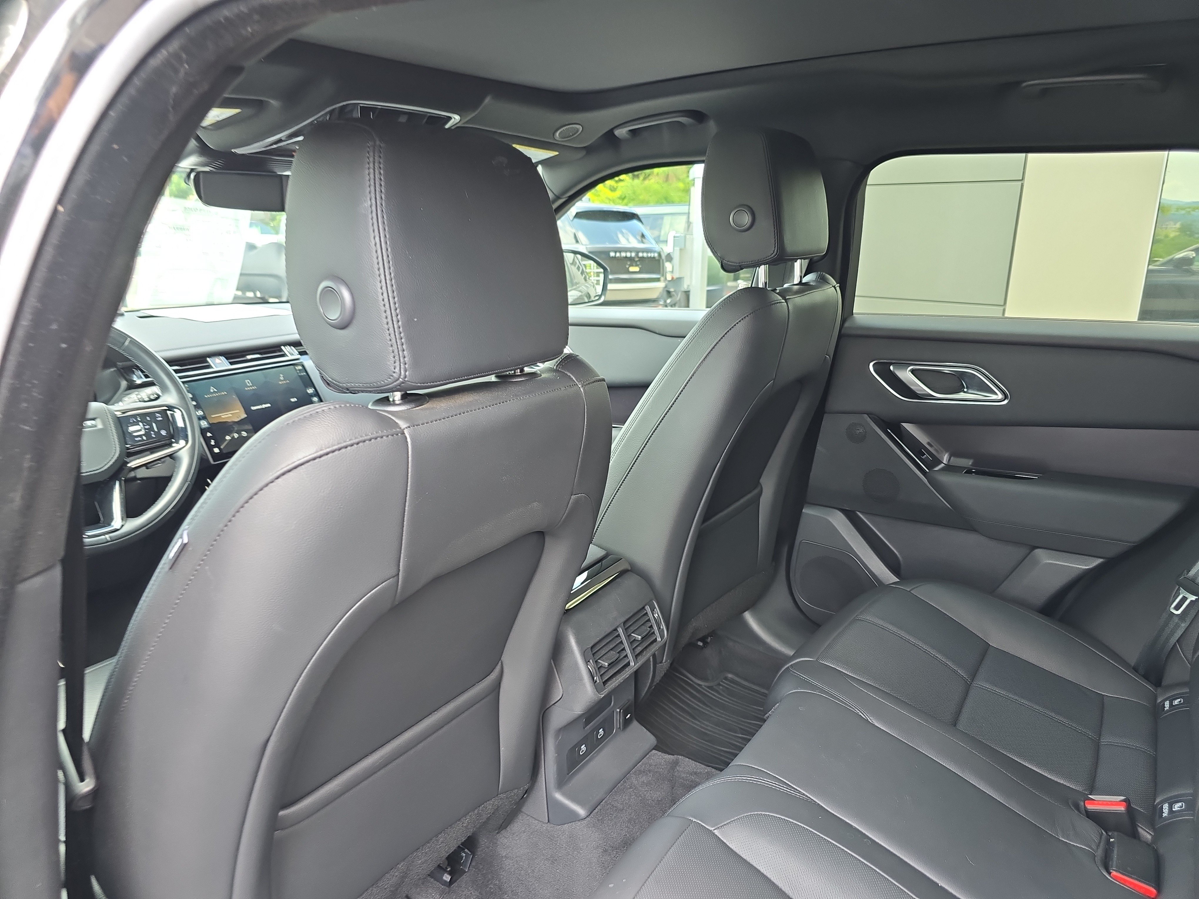 Certified 2026 Land Rover Range Rover Velar Dynamic SE AWD/4WD image 16