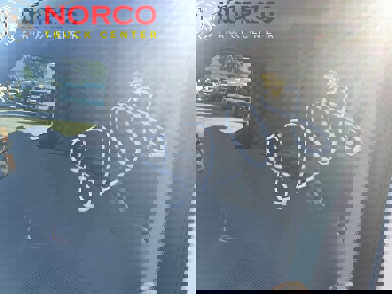 Used 2019 Nissan NV 2500 SV image 31