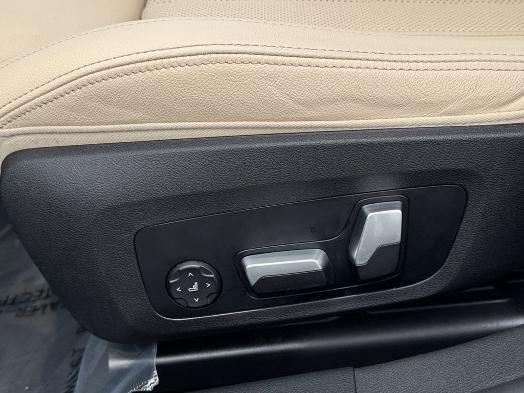 Used 2023 BMW i4 eDrive35 w/ Premium Package image 16