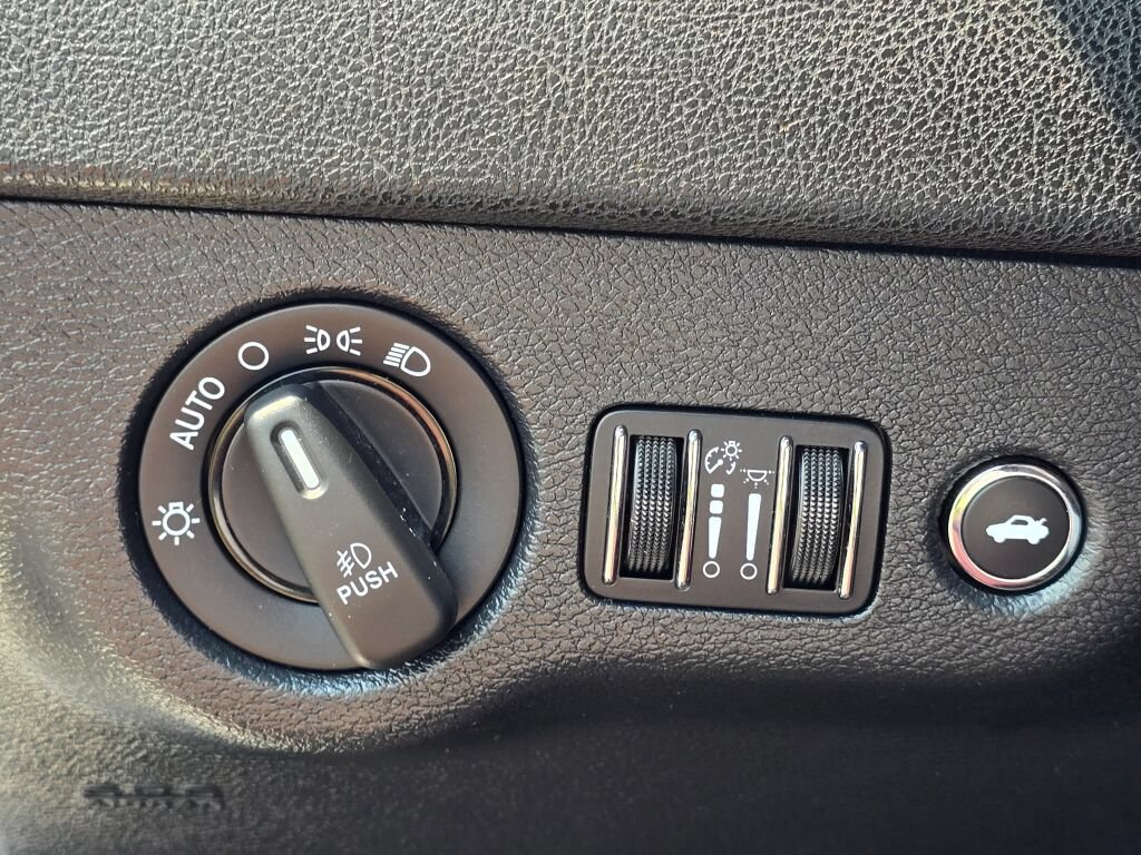Used 2013 Chrysler 300 Touring w/ Driver Convenience Group RWD image 22