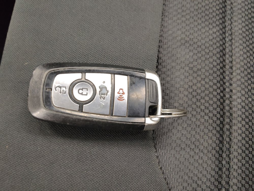 Used 2020 Ford Fusion SE FWD image 32