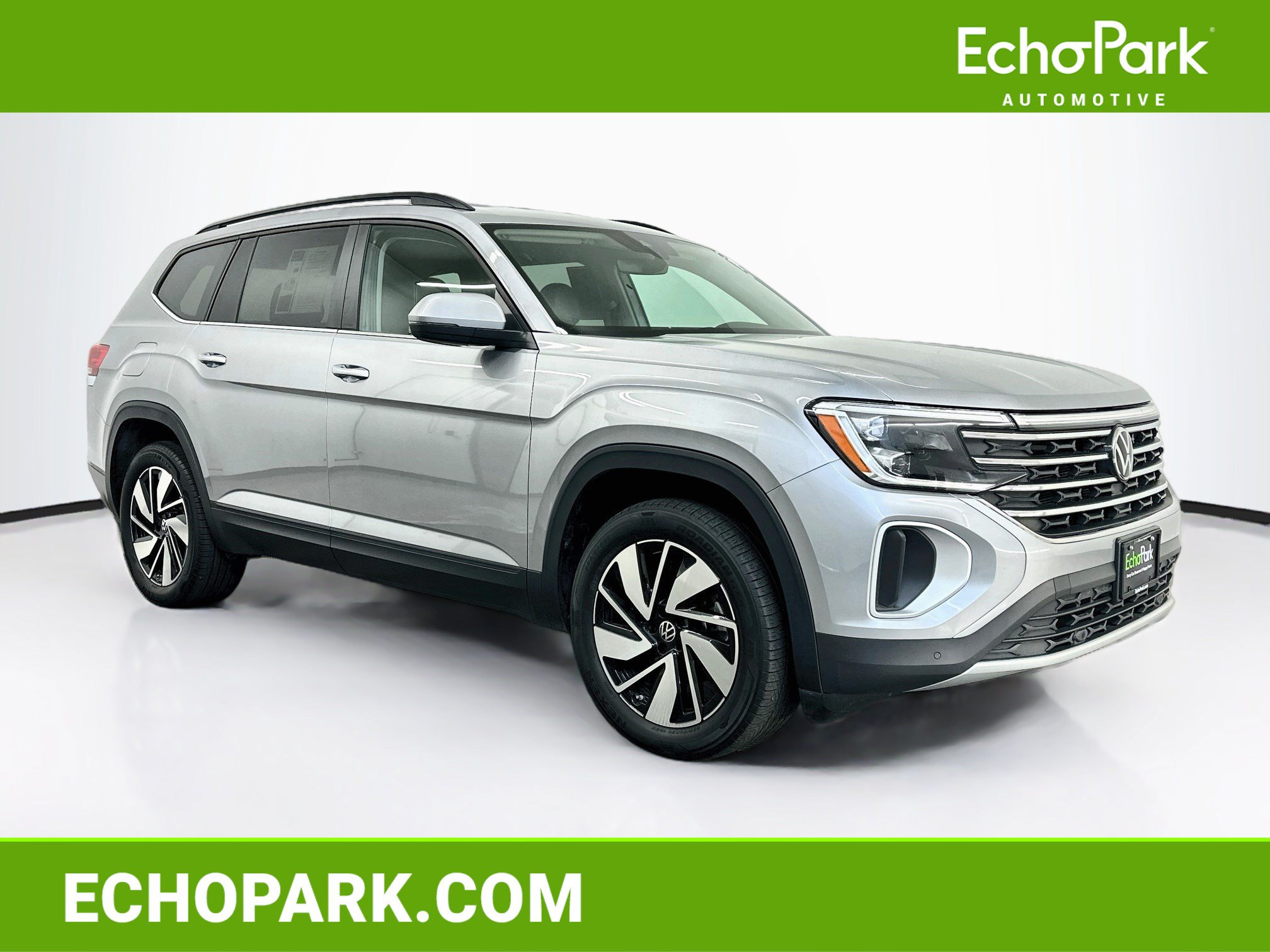 Used 2025 Volkswagen Atlas SE AWD/4WD image 1