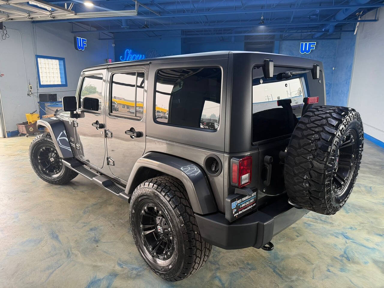 Used 2016 Jeep Wrangler Unlimited Sahara w/ Dual Top Group AWD/4WD image 6