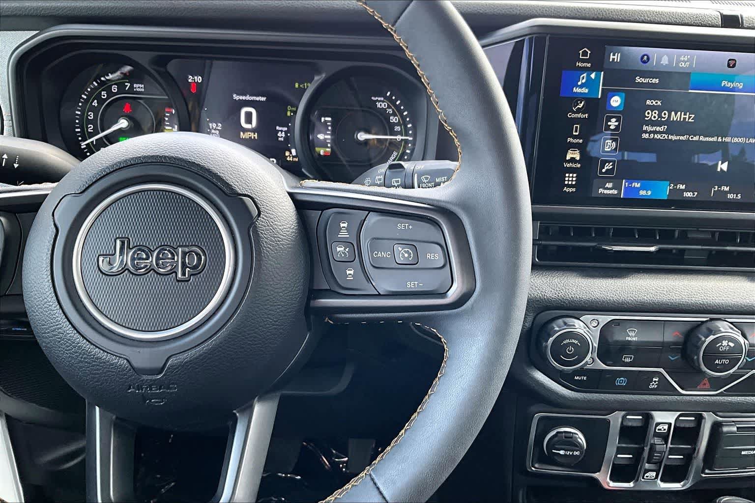 Used 2024 Jeep Wrangler Unlimited AWD/4WD image 26