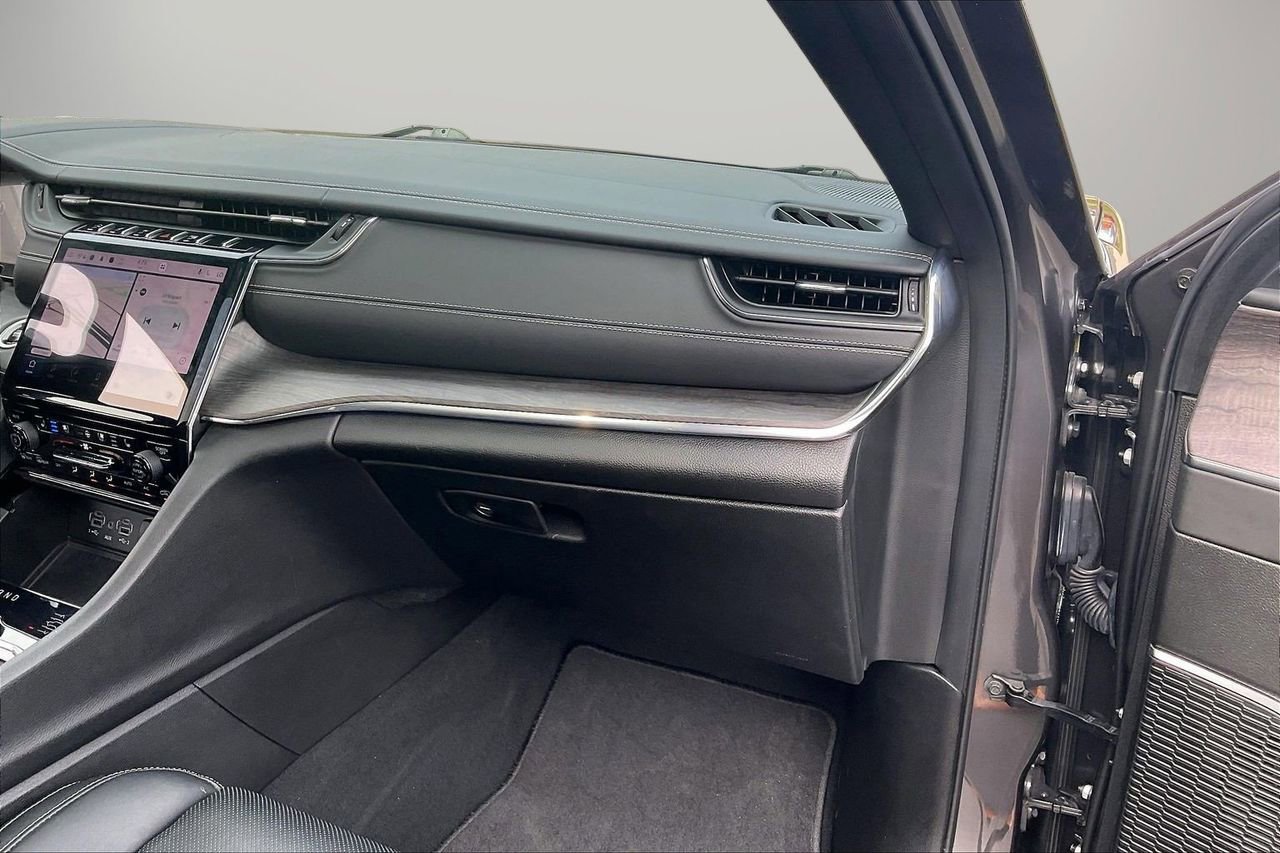 Certified 2024 Jeep Grand Cherokee L Overland w/ Luxury Tech Group IV image 22