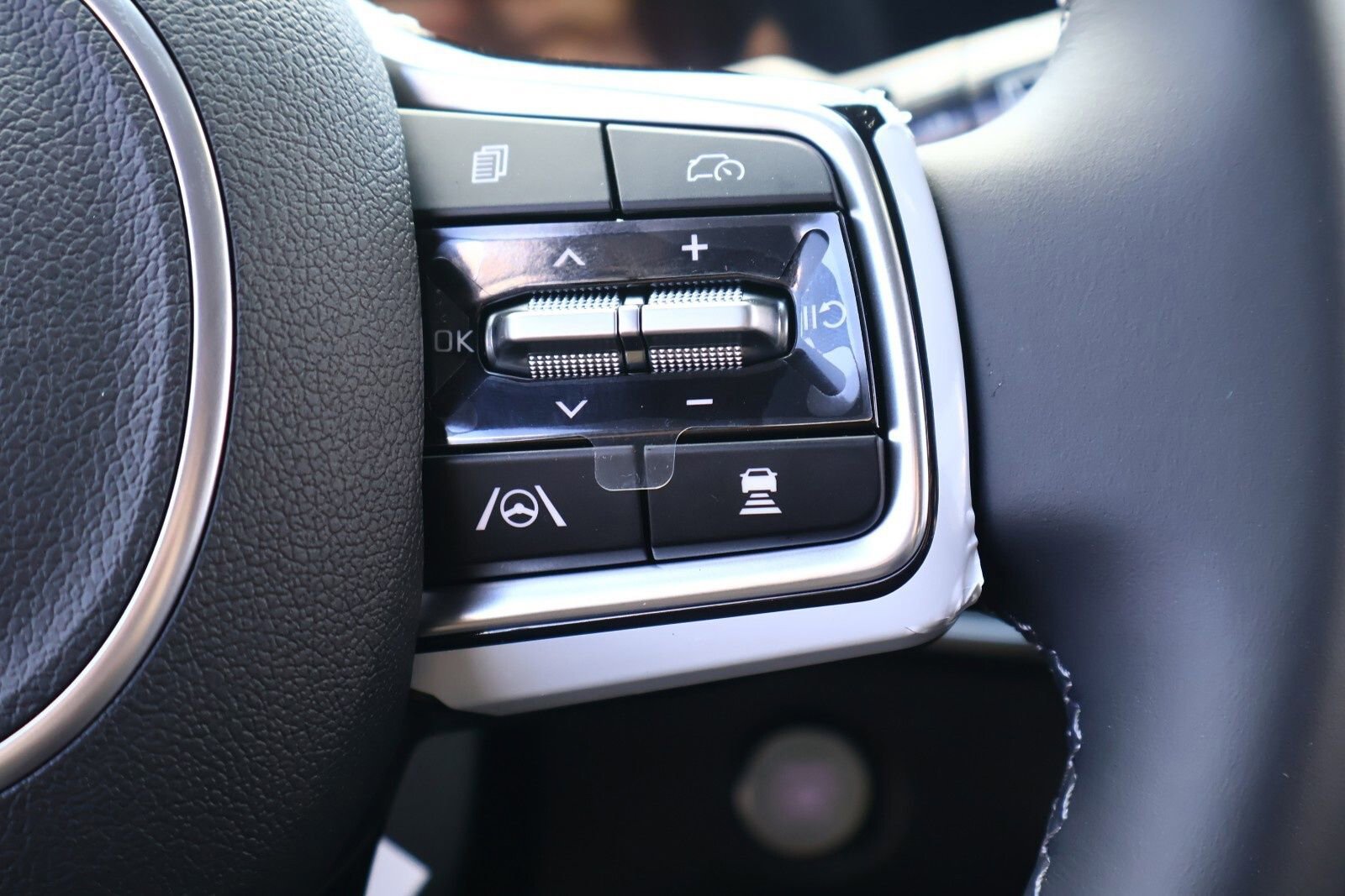 Used 2025 Kia Sorento S w/ Panoramic Sunroof Package image 28