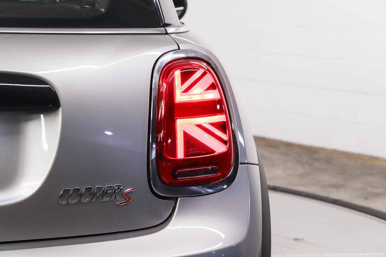 Used 2024 MINI Cooper S FWD image 8