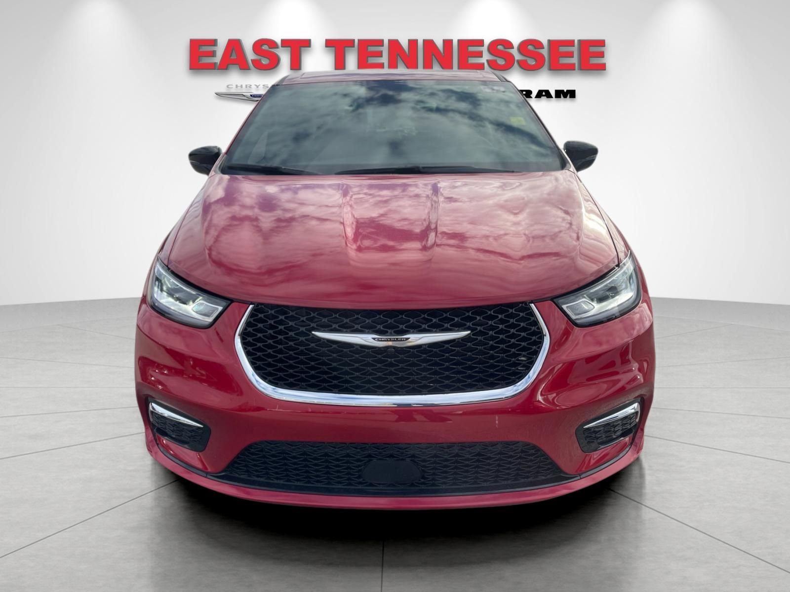 New 2026 Chrysler Pacifica Select image 8