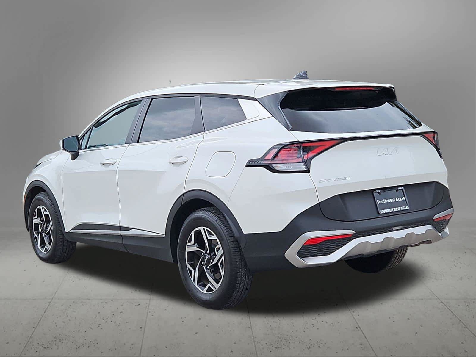 Certified 2024 Kia Sportage LX FWD image 4