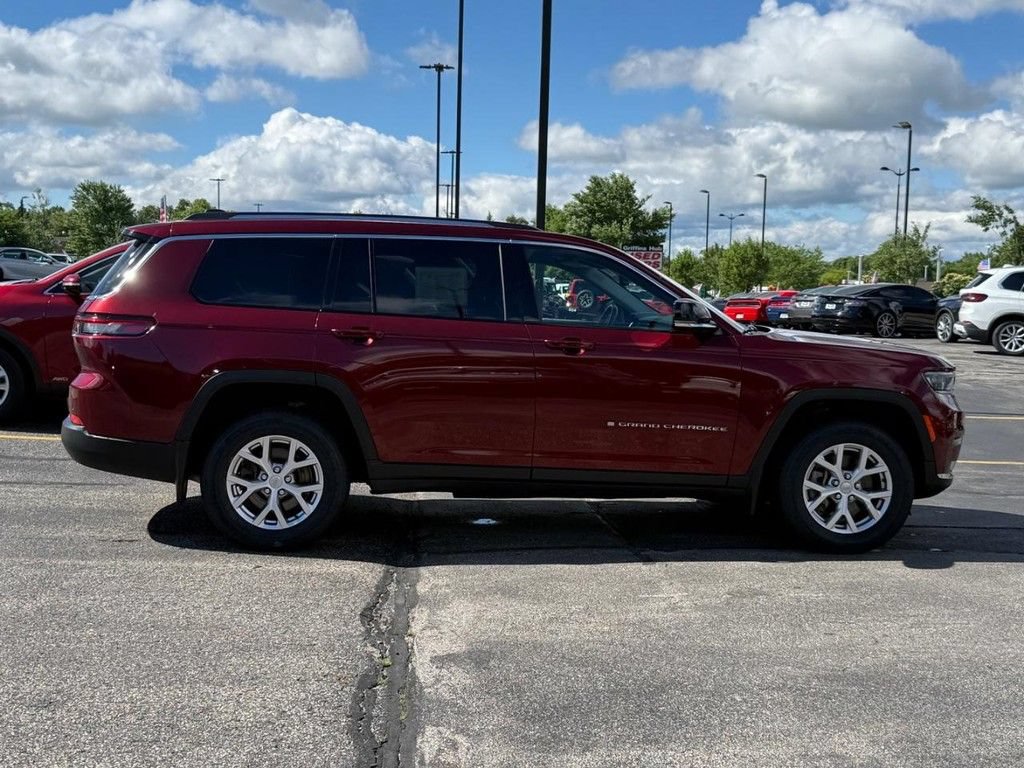 Used 2021 Jeep Grand Cherokee L Limited w/ MOPAR Finishing Package AWD/4WD image 2