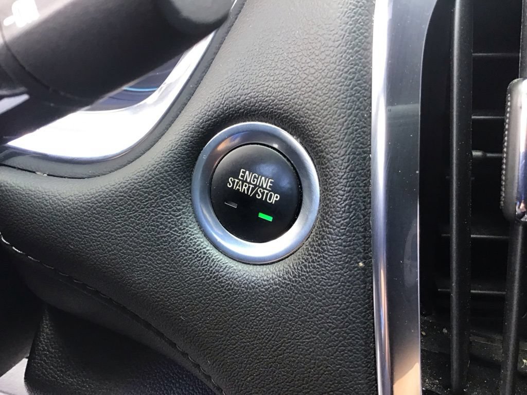 Used 2023 Chevrolet Traverse LT FWD image 25