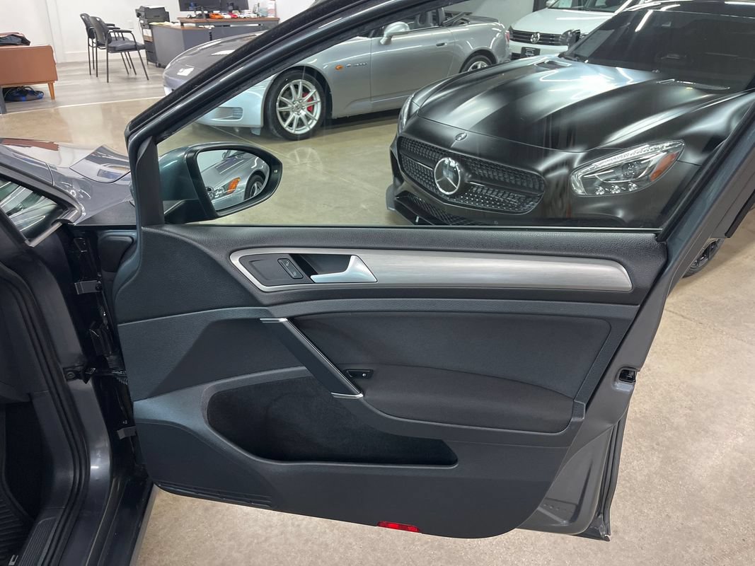 Used 2016 Volkswagen Golf S FWD image 50