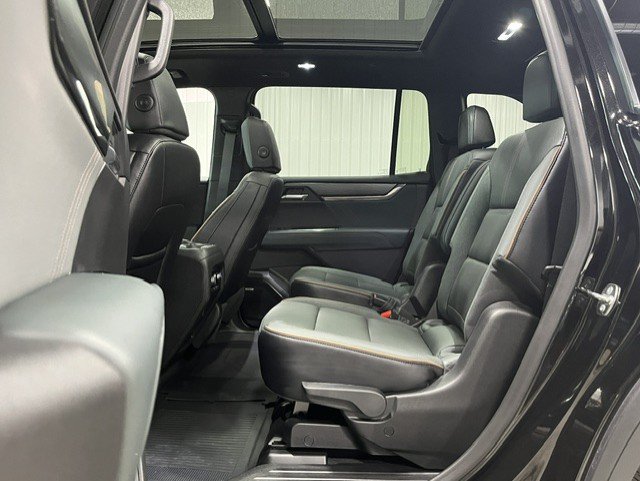 Certified 2026 GMC Acadia AT4 w/ Luxury Package AWD/4WD image 11