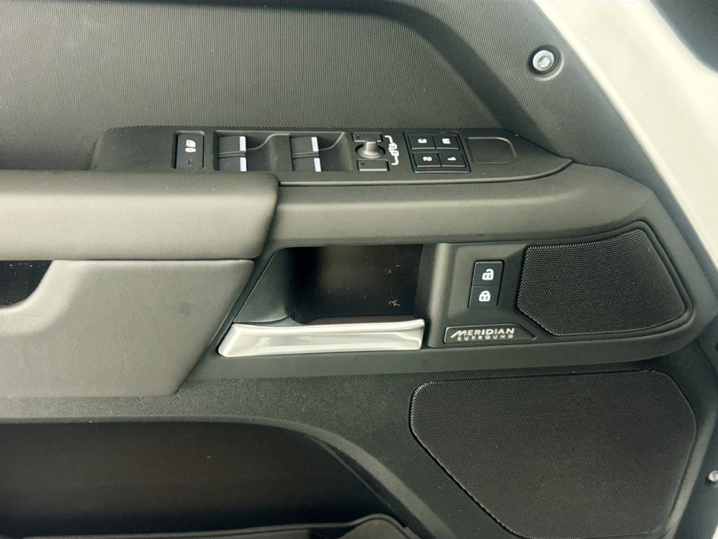New 2026 Land Rover Defender 130 X-Dynamic SE AWD/4WD image 16