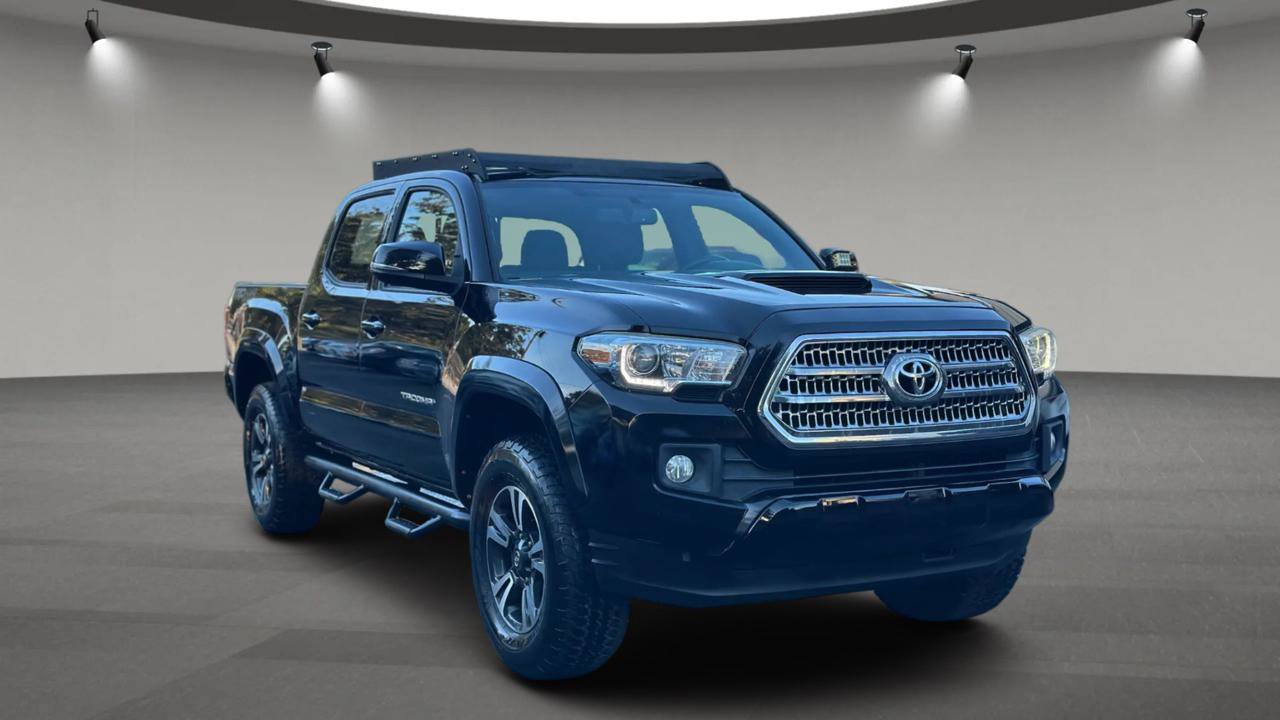 Used 2016 Toyota Tacoma TRD Sport w/ Towing Package AWD/4WD image 9