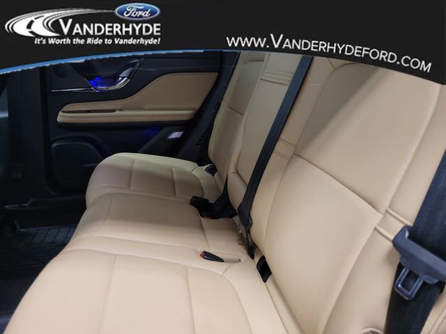 Used 2023 Lincoln Corsair Reserve w/ Equipment Group 201A image 10