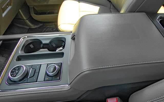 Used 2021 Ford Expedition XLT AWD/4WD image 34