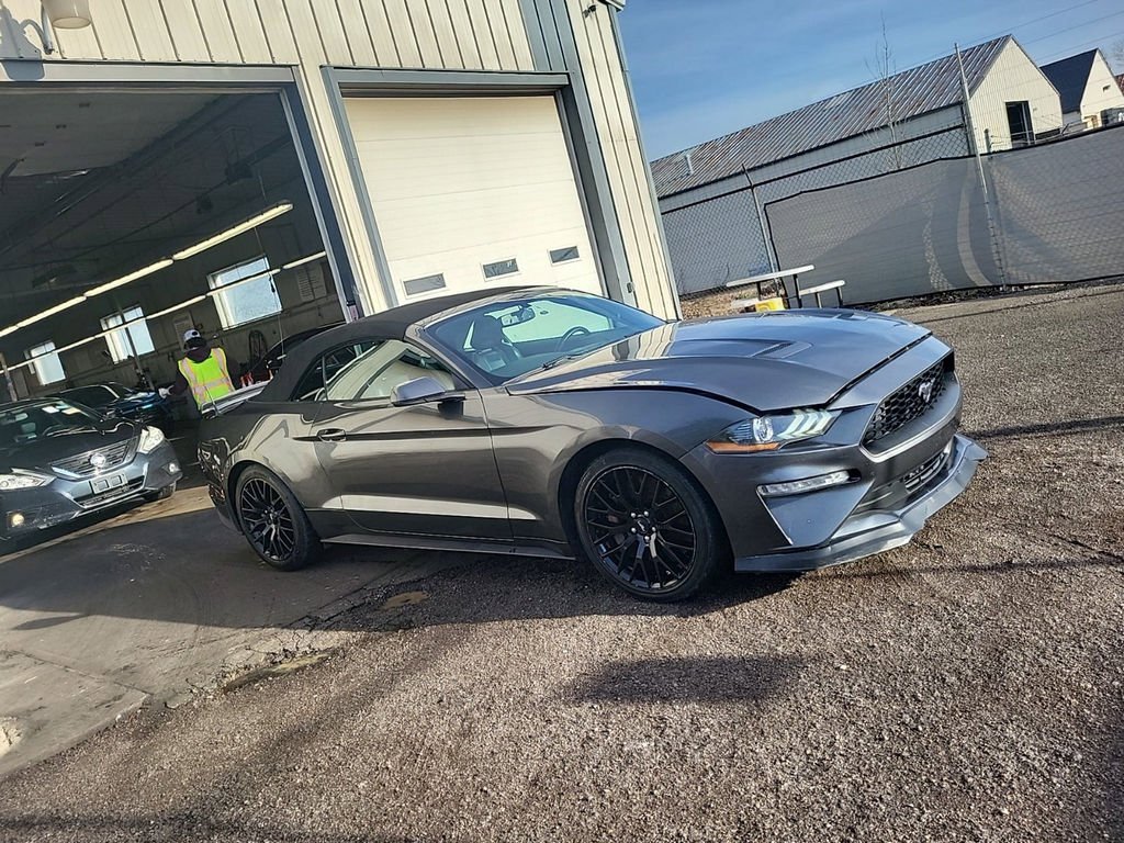 Used 2019 Ford Mustang Premium image 3