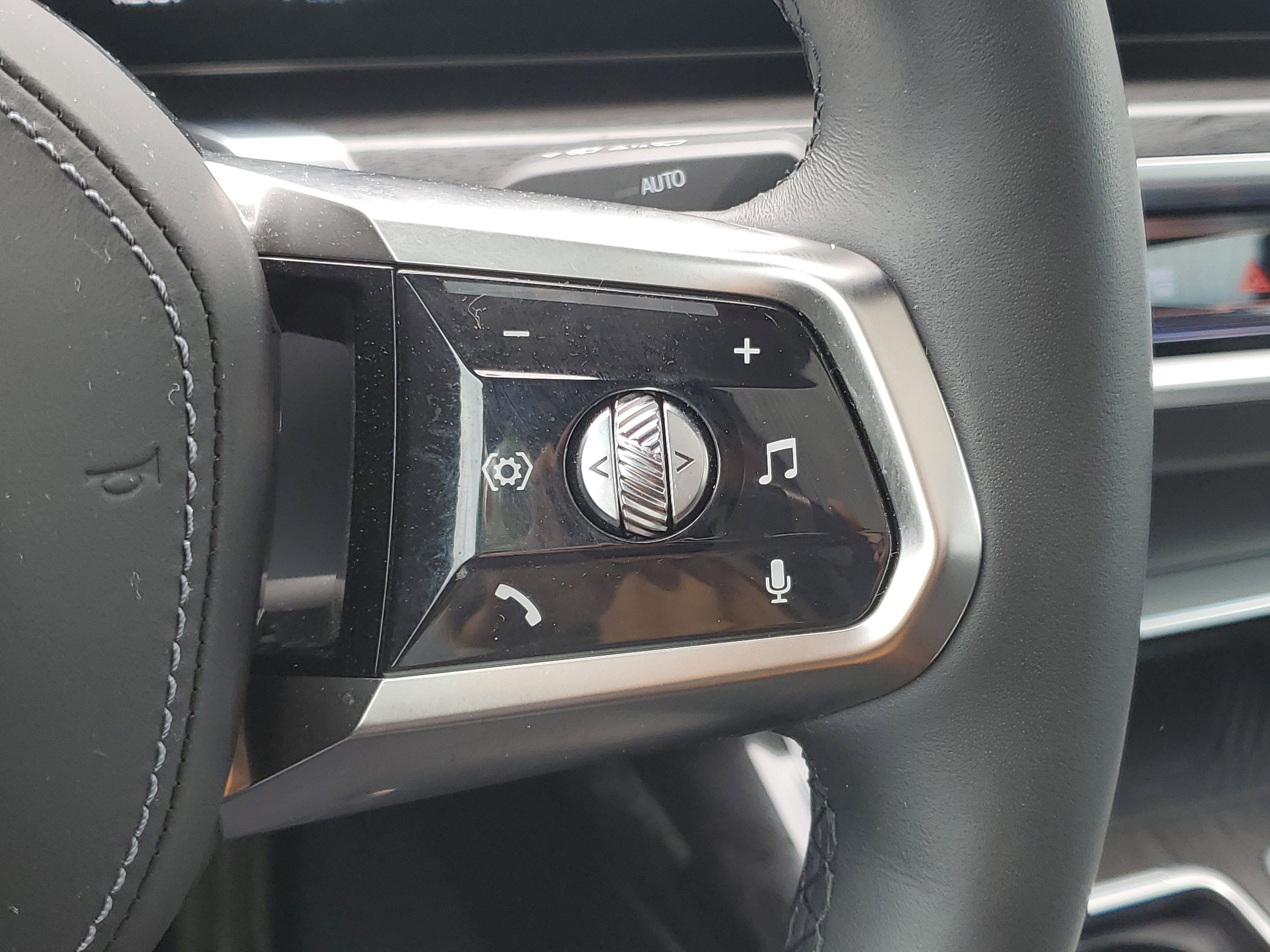 Certified 2023 BMW i7 xDrive60 AWD/4WD image 11