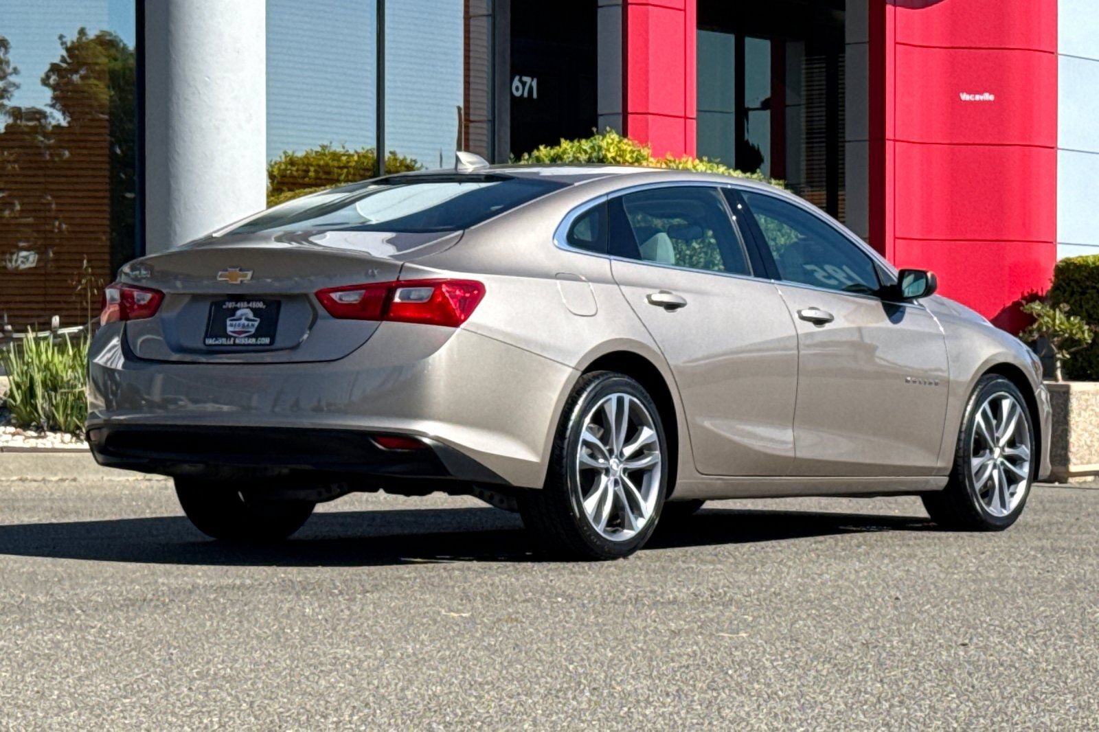 Used 2023 Chevrolet Malibu LT FWD image 5