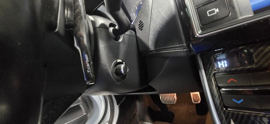 Used 2018 Jaguar XE S image 34