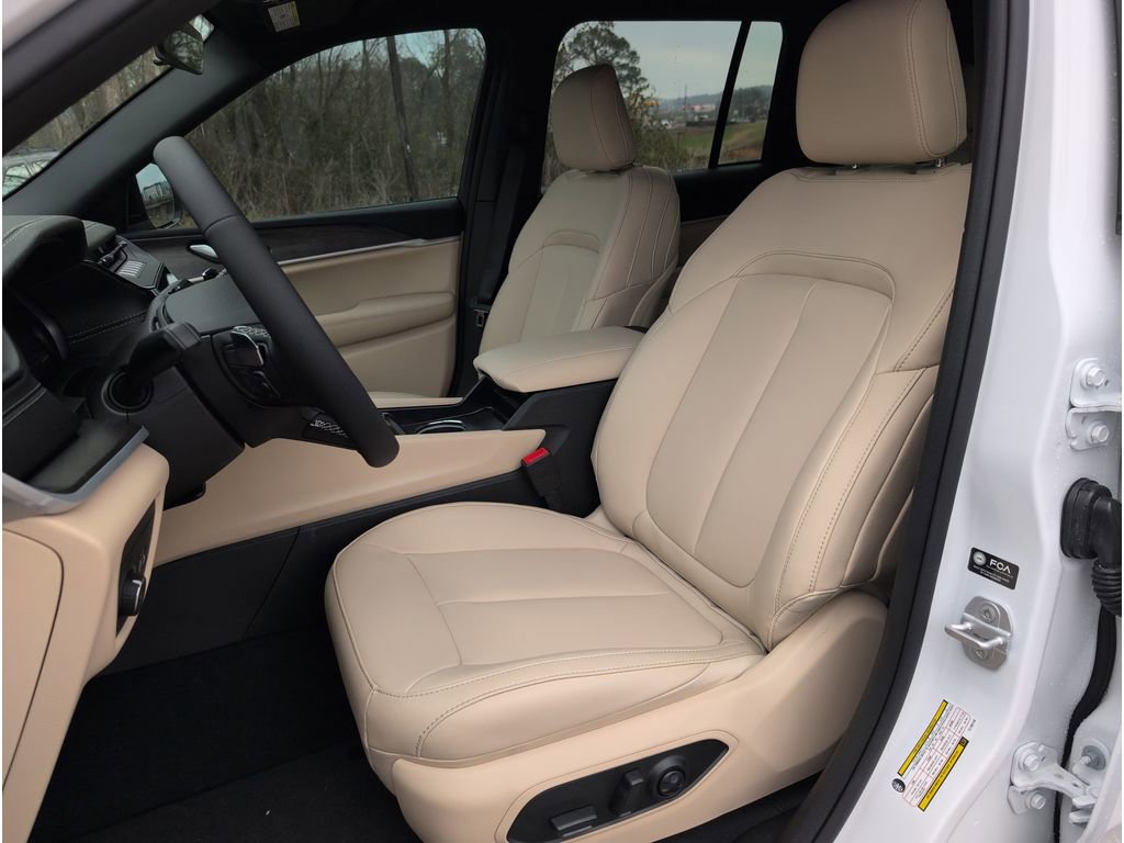 New 2026 Jeep Grand Cherokee Limited image 10