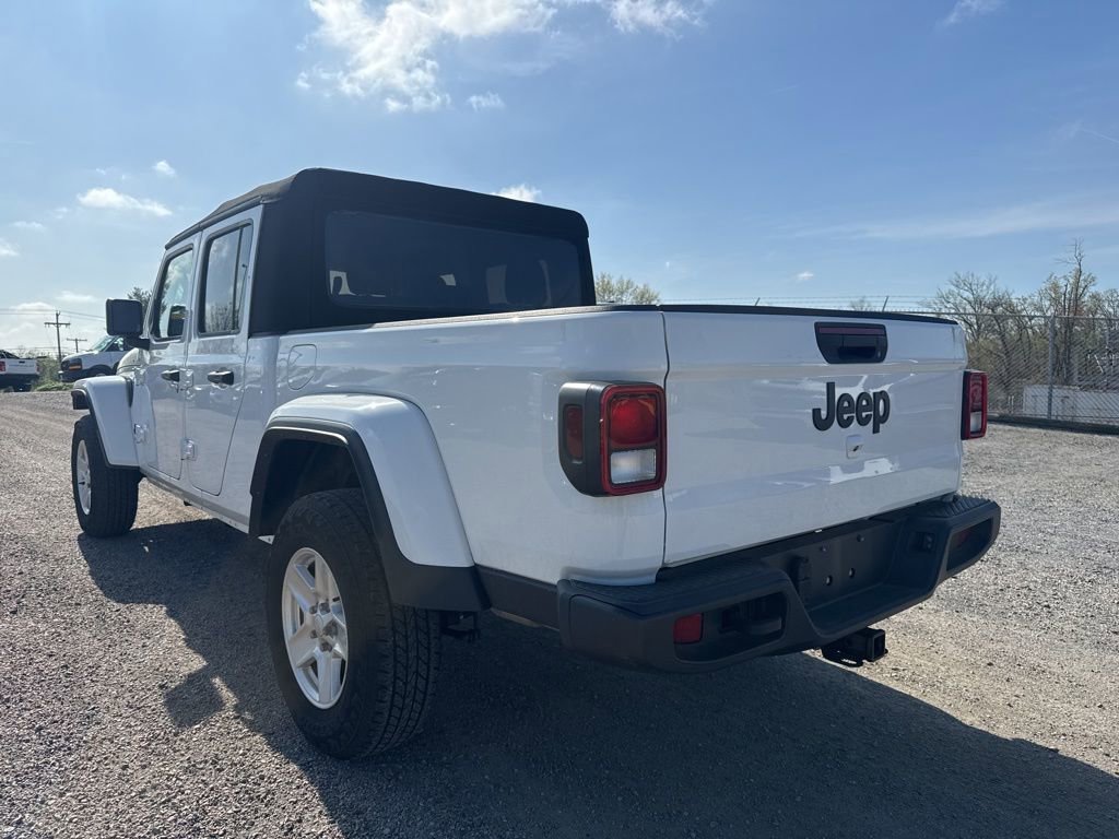 Used 2022 Jeep Gladiator Sport image 9