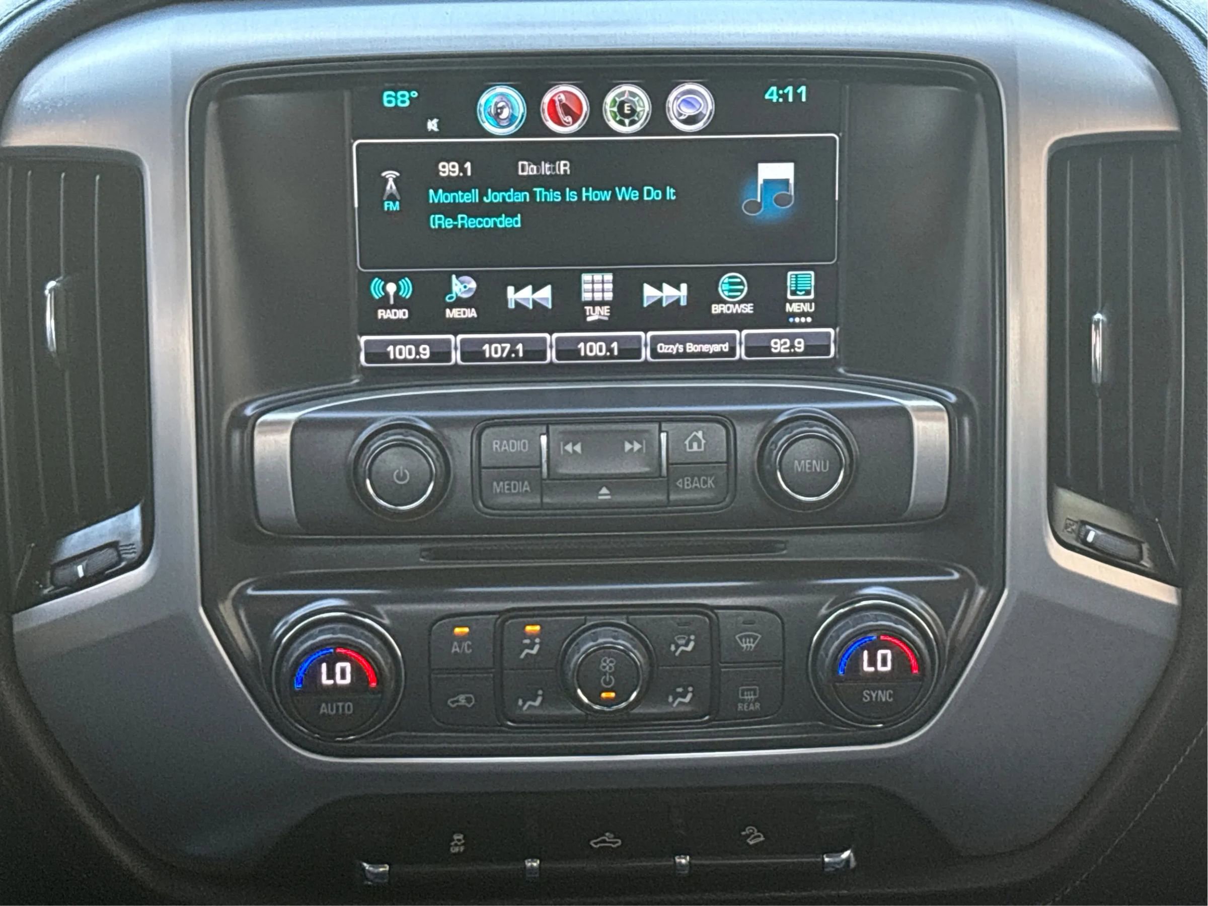 Used 2017 GMC Sierra 2500 SLE w/ HD SLE Preferred Plus Package image 17