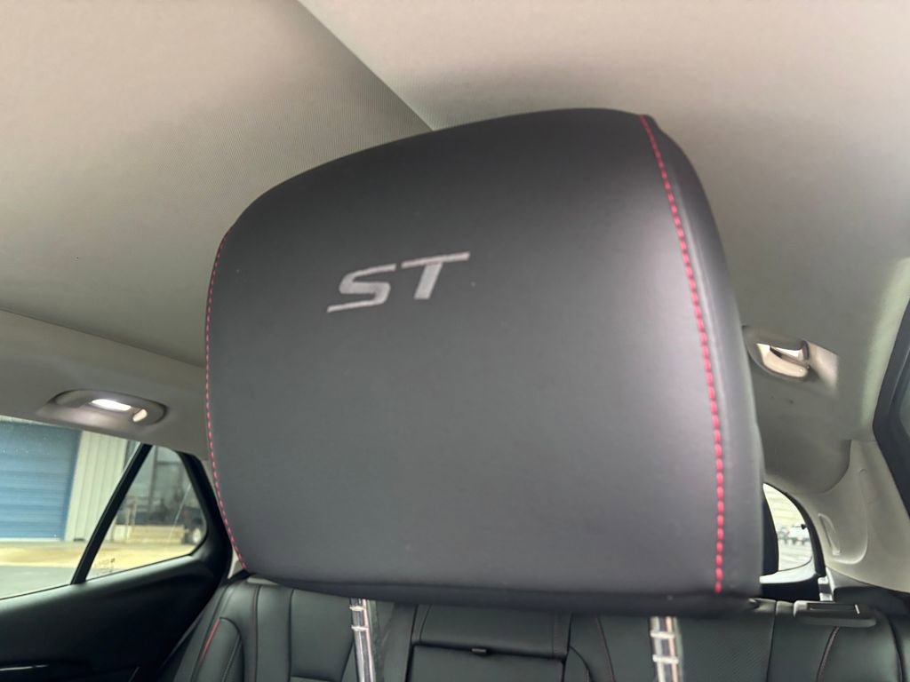 Certified 2023 Buick Envision Essence w/ Sport Touring Package image 15