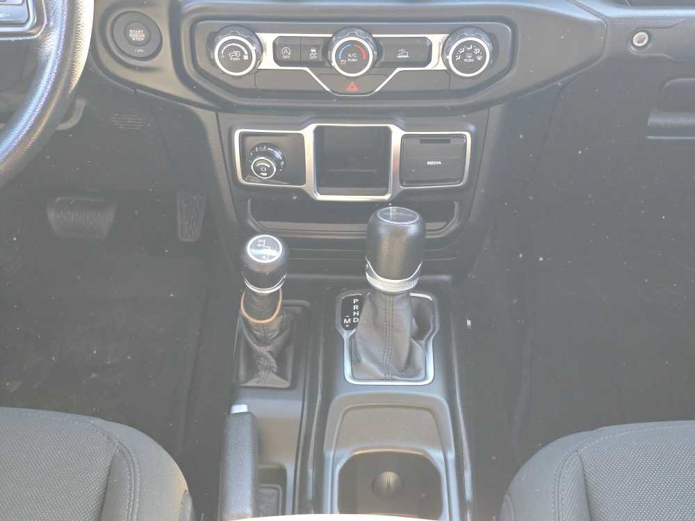 Used 2020 Jeep Gladiator Sport image 13
