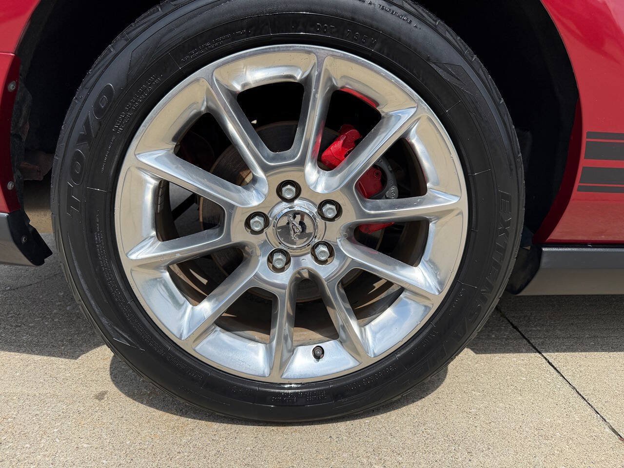 Used 2011 Ford Mustang Premium w/ 202A Rapid Spec Order Code RWD image 31