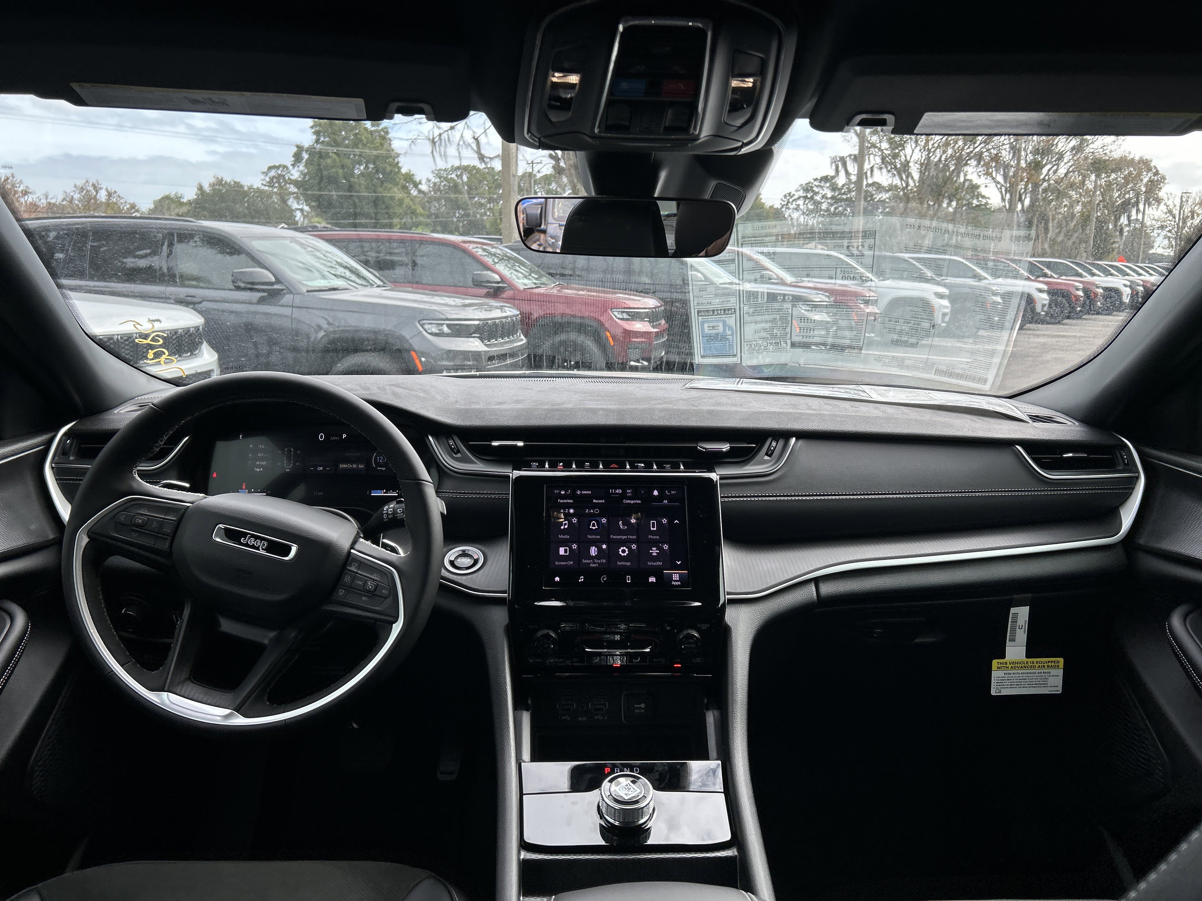New 2025 Jeep Grand Cherokee Altitude image 40