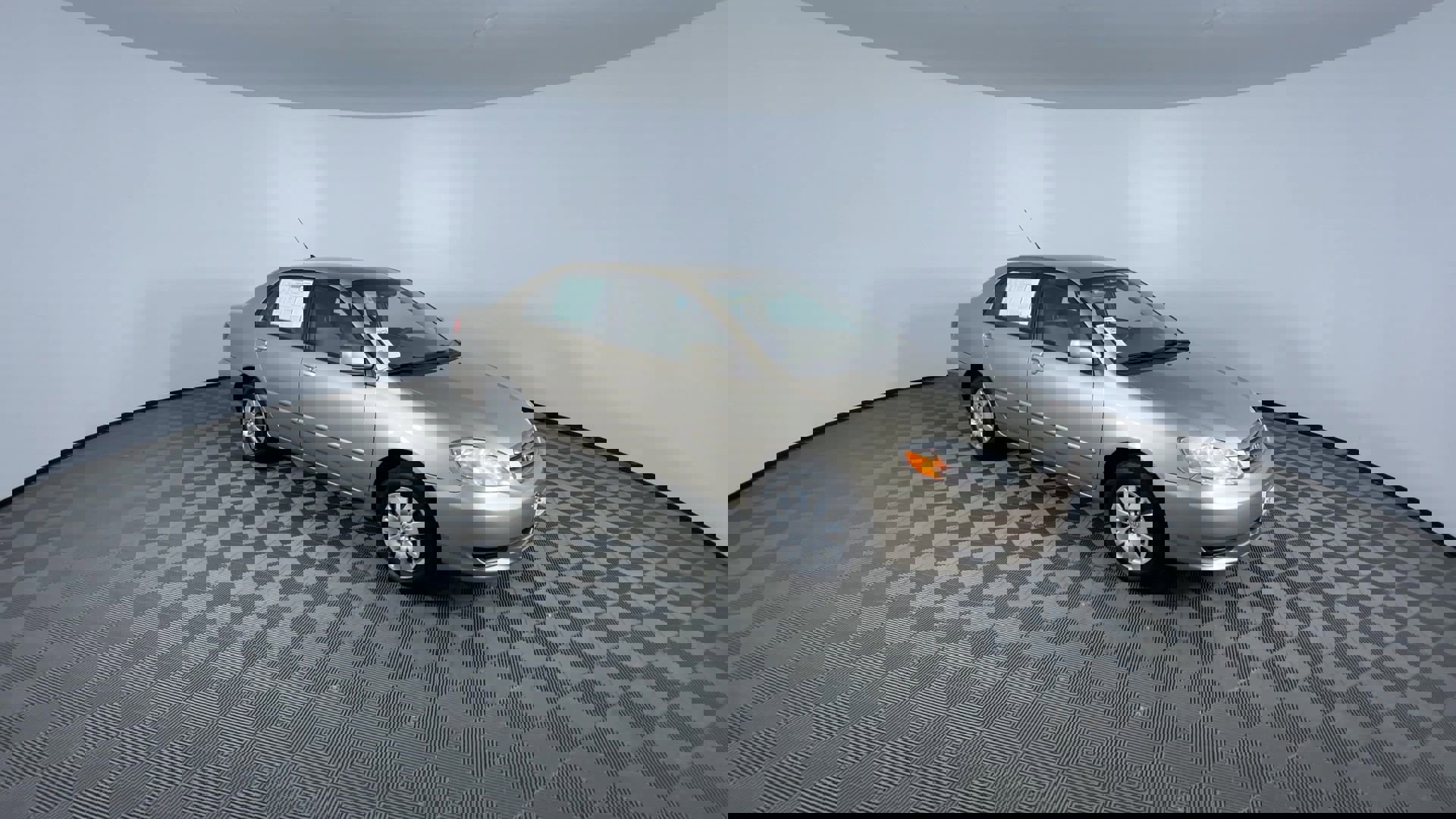 Used 2004 Toyota Corolla LE image 2