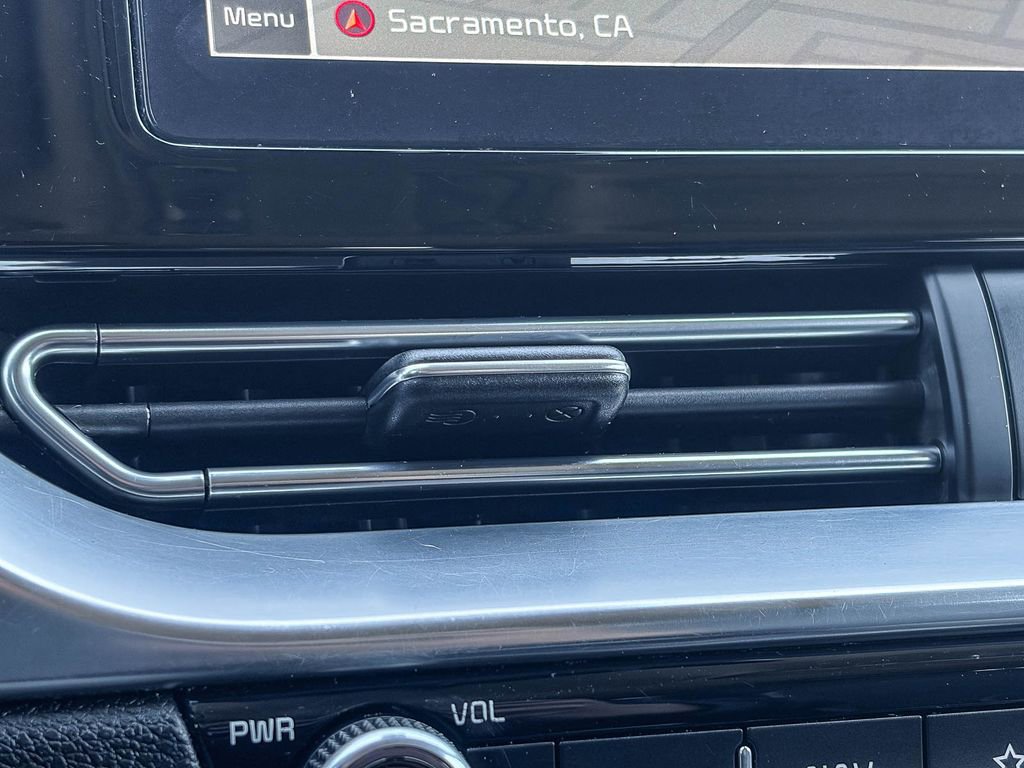 Used 2022 Kia Niro EX image 25