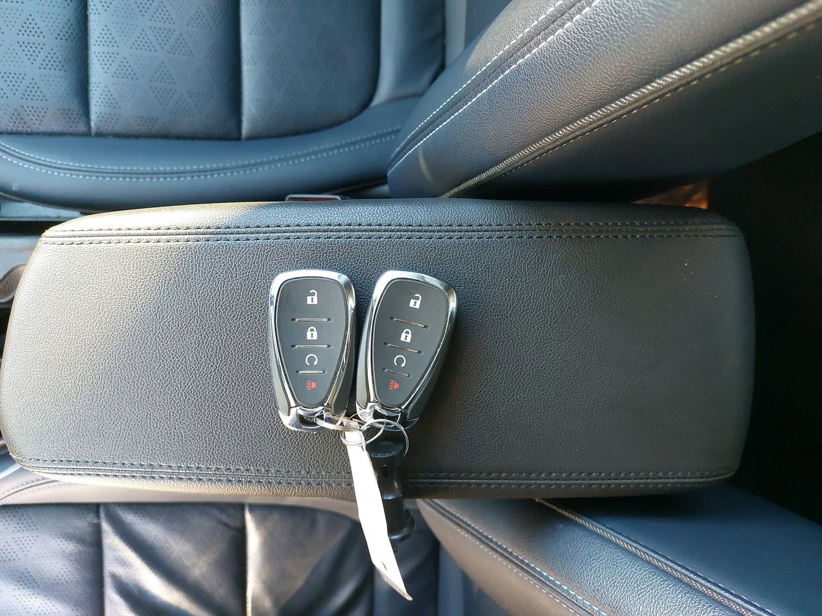 Used 2022 Chevrolet Bolt EUV Premier w/ Sun & Sound Package image 35