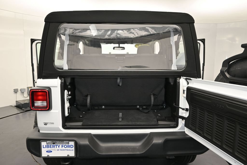 Used 2024 Jeep Wrangler Sport AWD/4WD image 11