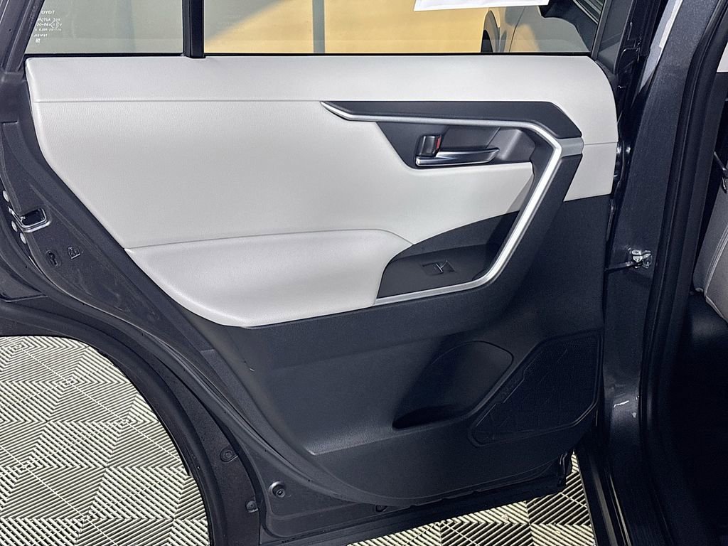 Used 2025 Toyota RAV4 XLE w/ Convenience Package image 19