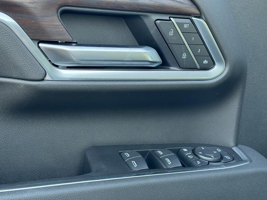 New 2026 GMC Sierra 2500 SLT w/ SLT Premium Package image 16