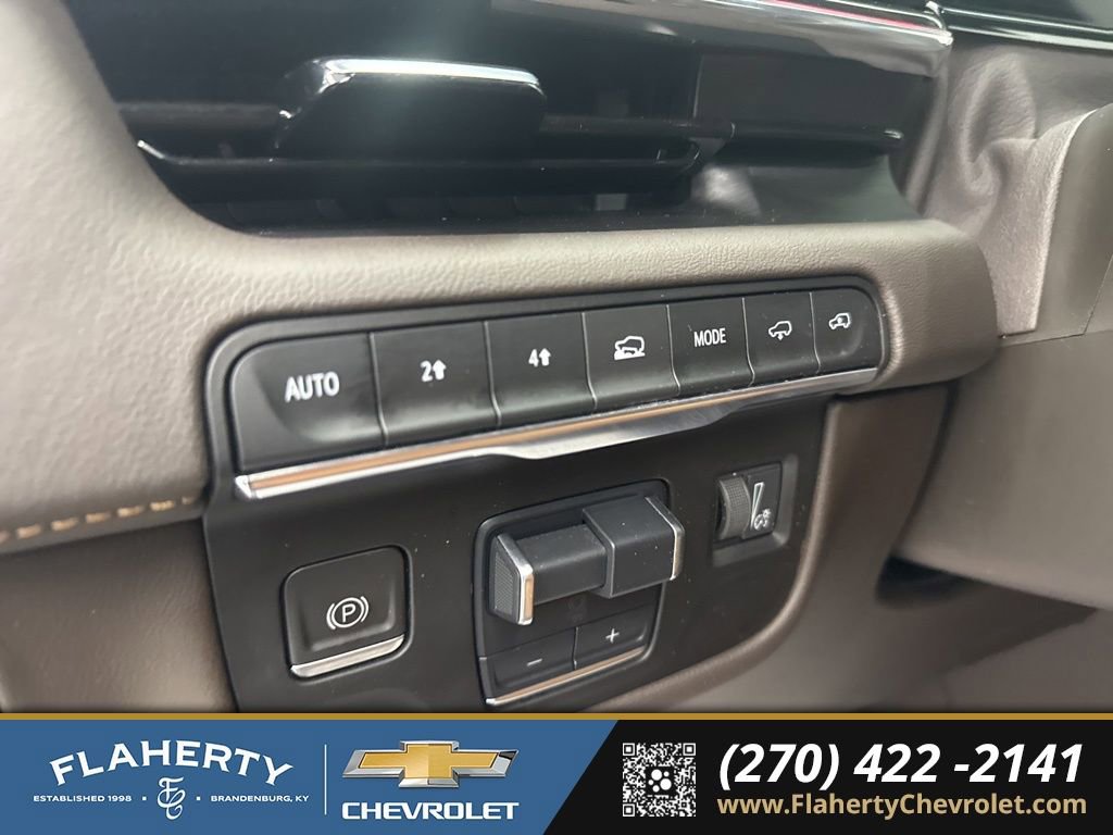 Used 2024 Cadillac Escalade ESV Sport w/ Touring Package image 21