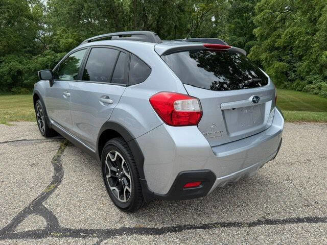 Used 2016 Subaru Crosstrek 2.0i Premium image 3