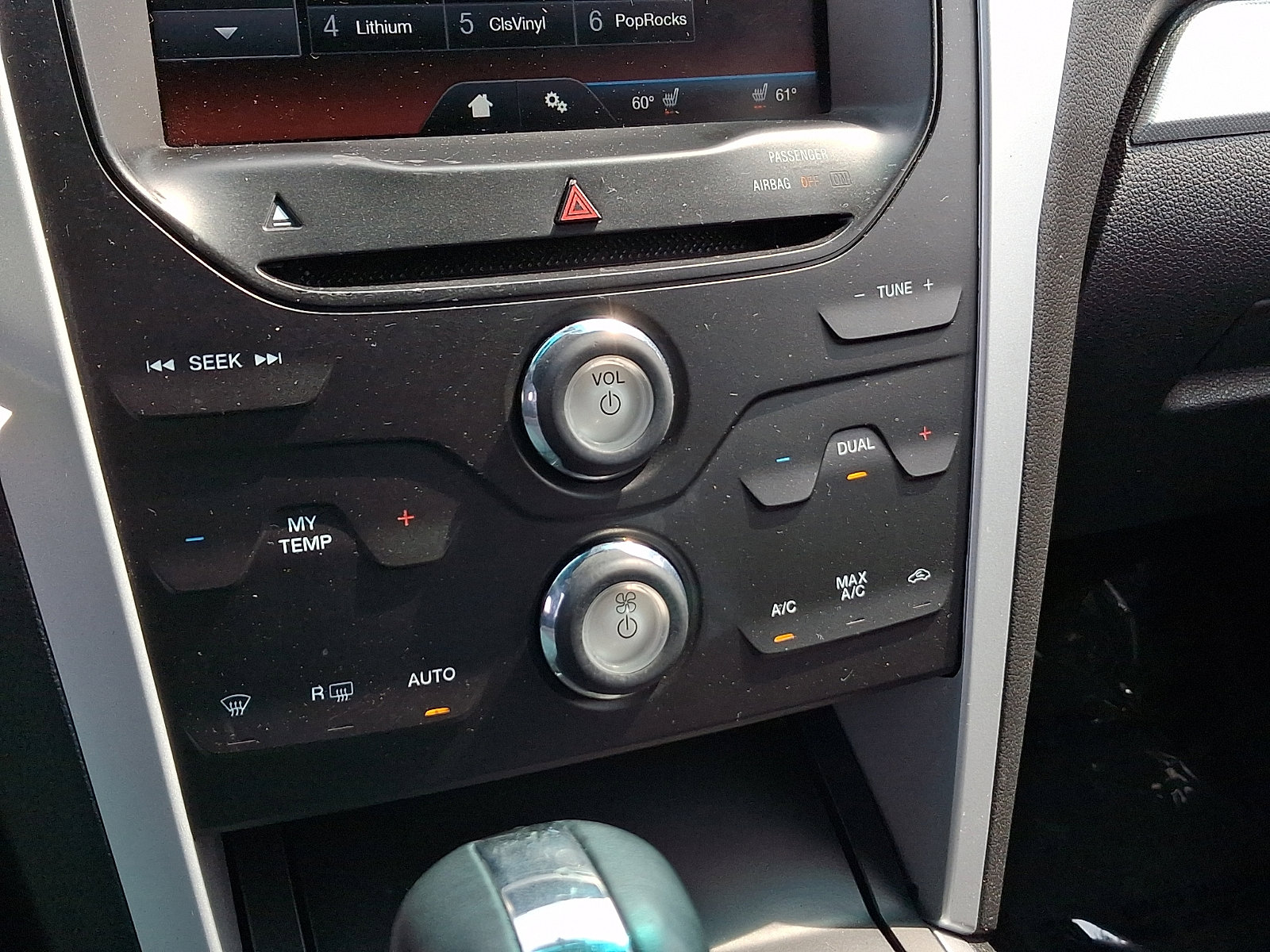 Used 2014 Ford Explorer XLT w/ Equipment Group 202A image 16