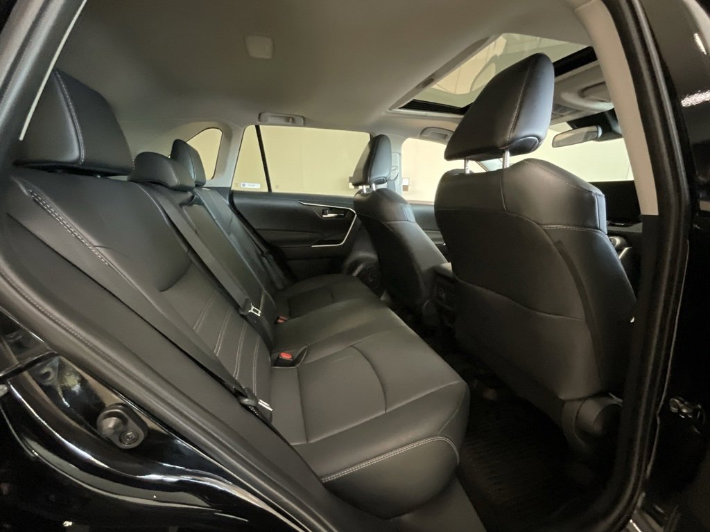 Used 2024 Toyota RAV4 XLE Premium image 21