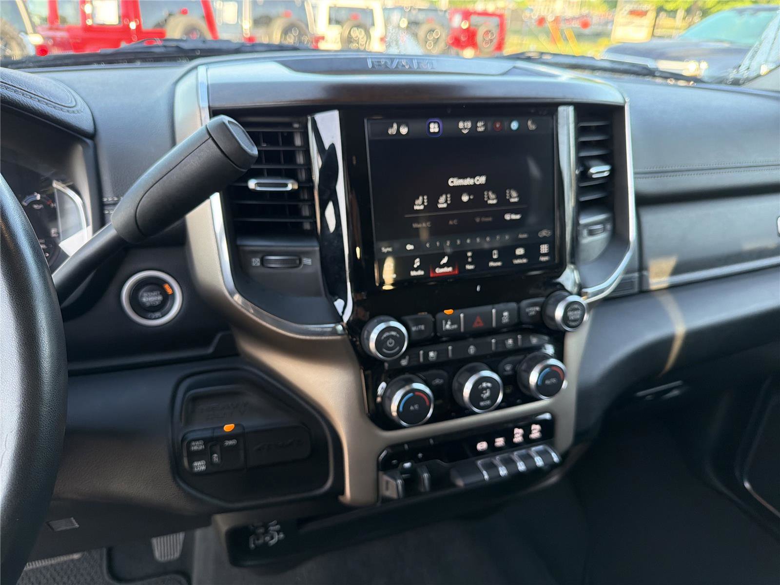 Used 2024 RAM 2500 Laramie w/ Safety Group AWD/4WD image 27