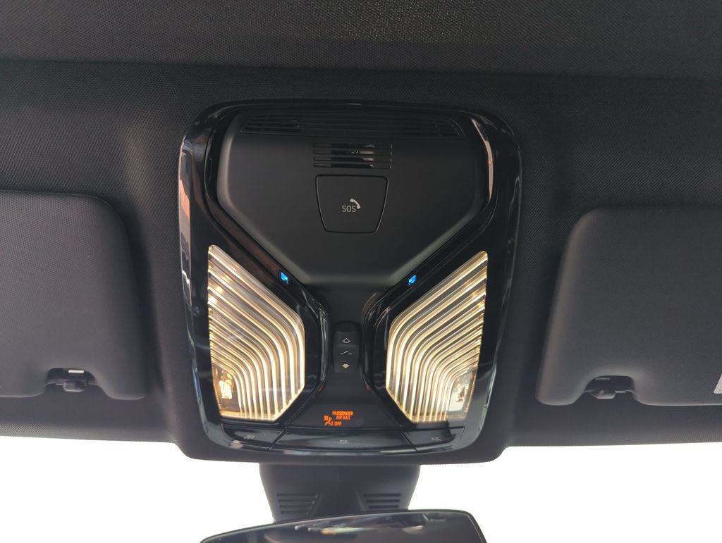 Used 2023 BMW 330e RWD image 27