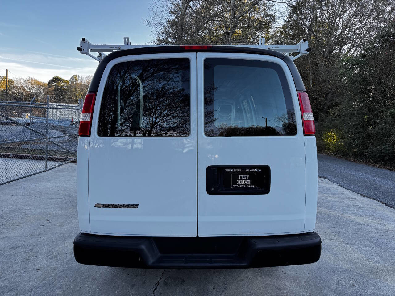 Used 2017 Chevrolet Express 2500 image 9