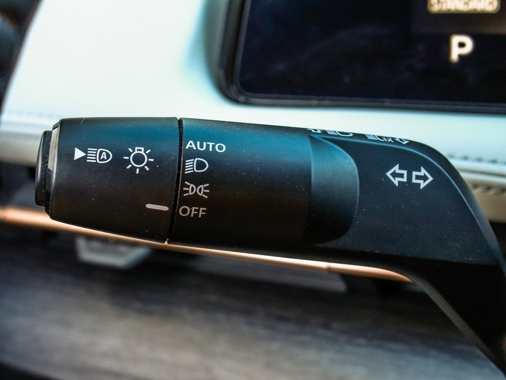 Used 2023 Nissan Ariya AWD image 27