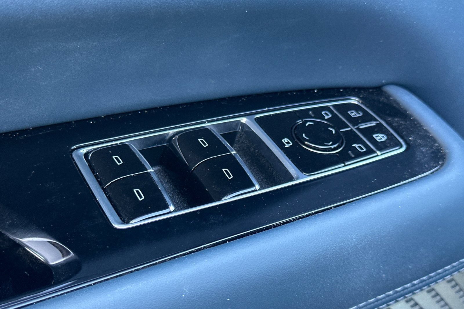 Certified 2026 Cadillac Escalade IQL Luxury AWD/4WD image 12