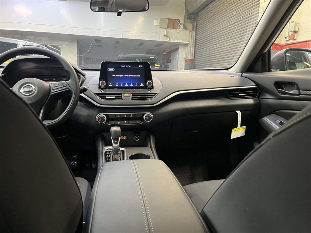 Certified 2025 Nissan Altima 2.5 S image 14